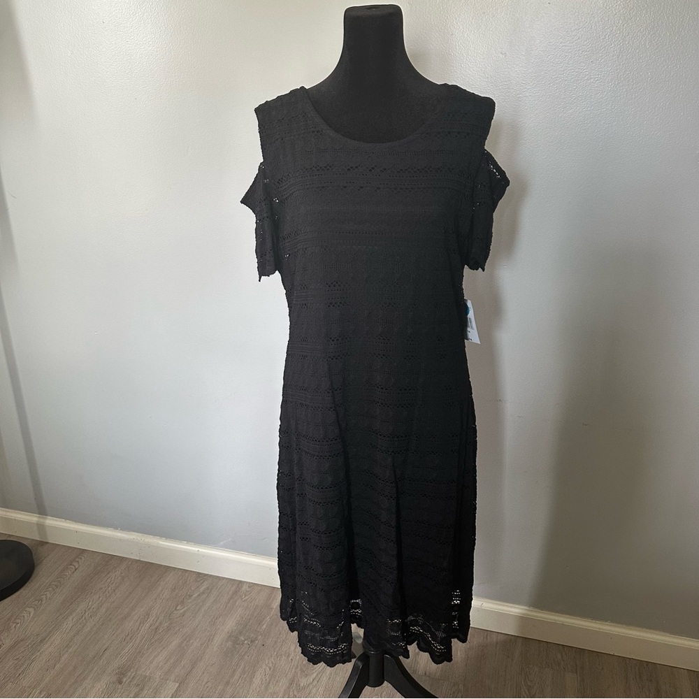 RN STUDIO BLACK LACE DRESS
COLD SHOULDER NWT